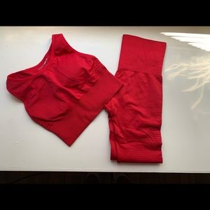 With ease seamless set